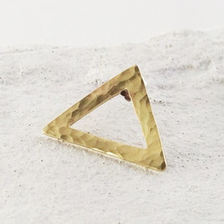 秘密の三角形◇真鍮鍛金ピンズ 1枚目の画像