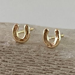 K10◇馬蹄ホースシュースタッドピアス◇K10 Hourse Shoe Stud