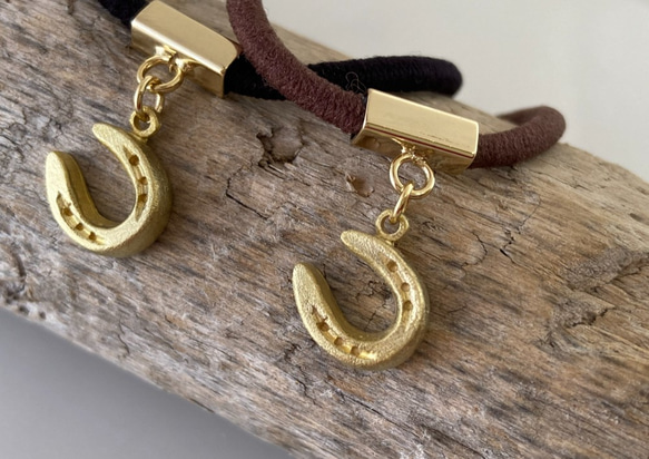Brass horseshoe charm(horseshoe) ◇髮帶(black/brown) 第1張的照片