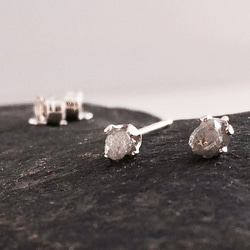 ダイアモンド原石◆ＳＶピアス 1枚目の画像