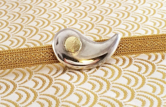 瑪瑙　勾玉　帯留　アンティーク 勾玉◇銀・真鍮◇帯留め 帯留め Sae+Sumi Koru 通販 1878854