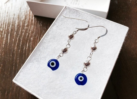 邪眼除け◇Evil Eye トルコガラス＋ＳＶピアス/イヤリング 1枚目の画像