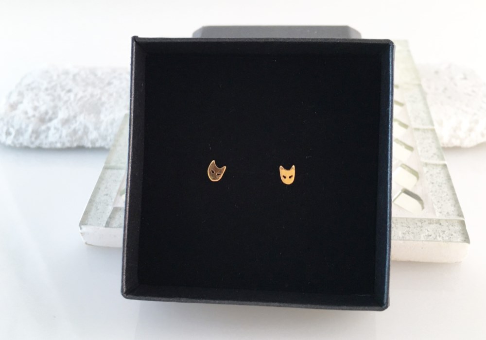 猫フェイス　K14ゴールドピアス