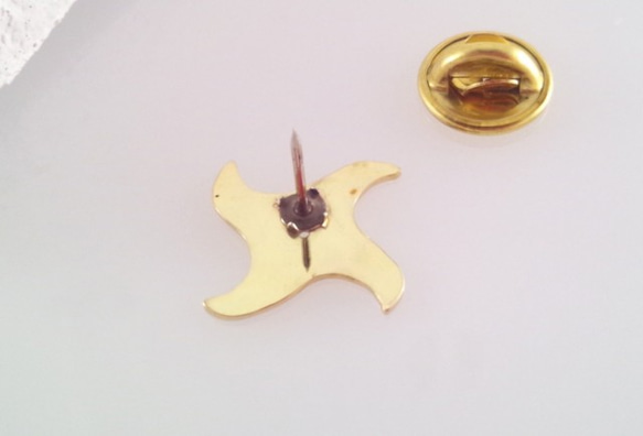 飛鏢卍黃銅大頭針徽章1 第3張的照片
