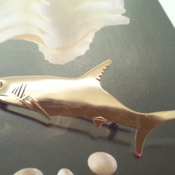 小さいサメ　☆真鍮ブローチ☆ 4枚目の画像