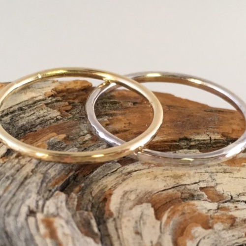 金色と銀色のリングセット 金色と銀色のリングセット