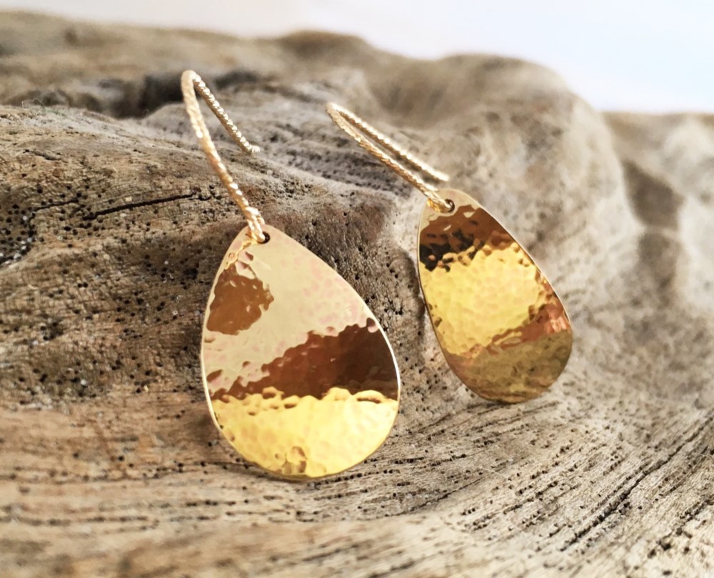 シジミチョウの羽根ピアス◇真鍮鍛金 K14GF◇