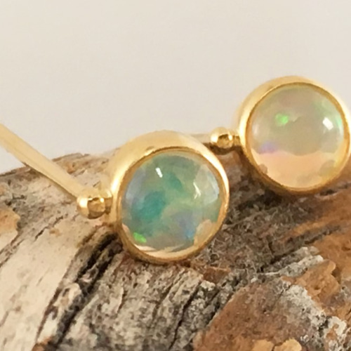 天然オパール◇K18◇スタッドピアス ピアス（スタッド・一粒） Sae+