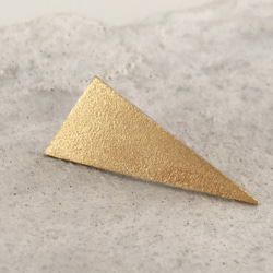 Sandy Triangle Pin Broach◇三角形黃銅別針徽章/領帶釘2 第1張的照片