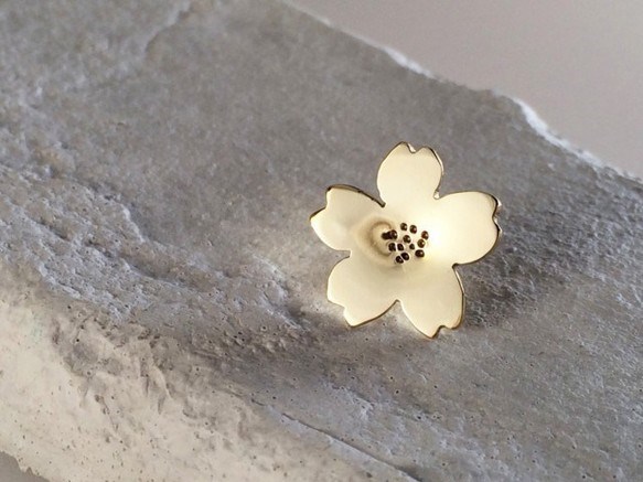 桜◇真鍮＋シルバーピアス
