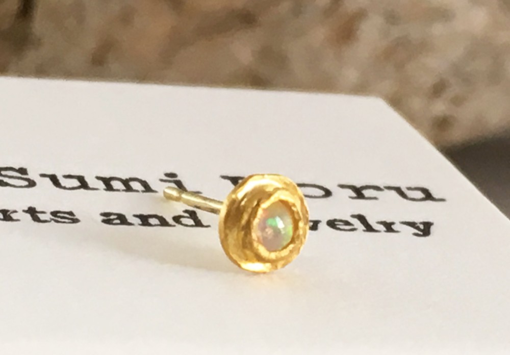 ◇天然オパール 純金スタッドピアス◇K24 Pure Gold+Opal（片耳分）