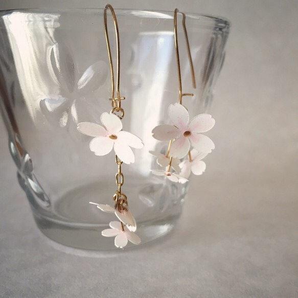 ピアス：桜ver. Paper Flower Earrings 1枚目の画像