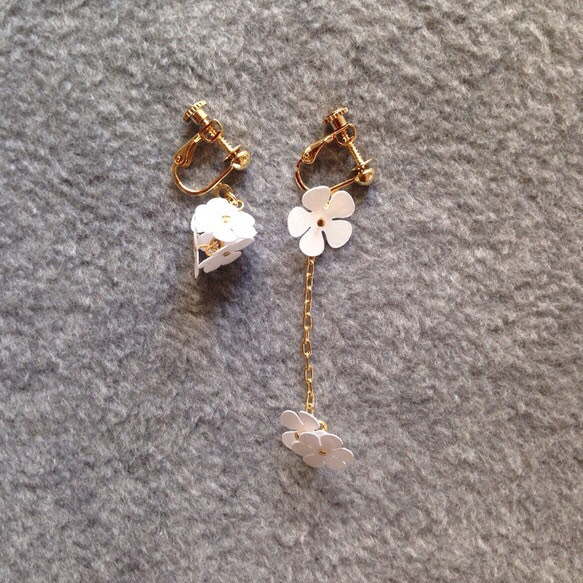 イヤリング：Paper Flower Earrings 01 3枚目の画像