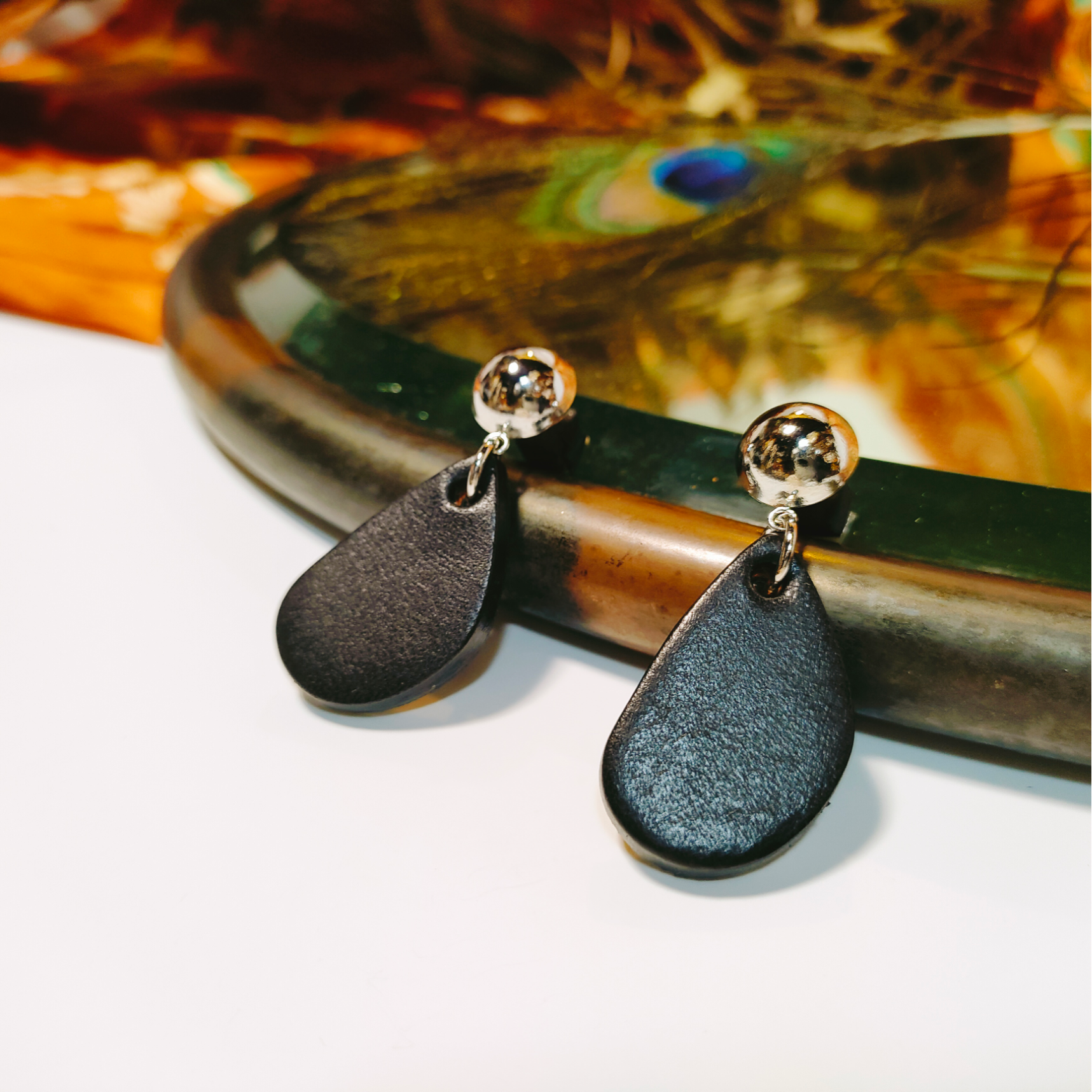 【牛革スムース/ブラック】ドロップ型チャームなし ピアス小  シルバー(イヤリング変更可)　揺れるピアス　イヤリング