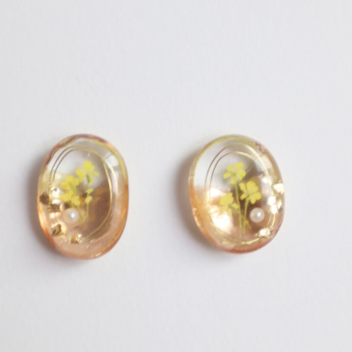 レジン イヤリング イエロー 花と葉っぱ 夏 デザイン レジン イヤリング イエロー 花と葉っぱ 夏 デザイン 葉っぱ パーツ