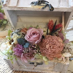 再販♡ お花の宝箱☆ プリザーブドフラワー　母の日　モーブピンクの薔薇 3枚目の画像
