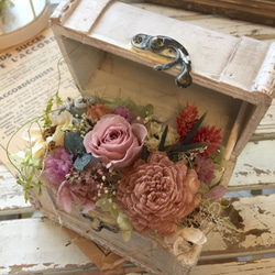 再販♡ お花の宝箱☆ プリザーブドフラワー　母の日　モーブピンクの薔薇 4枚目の画像