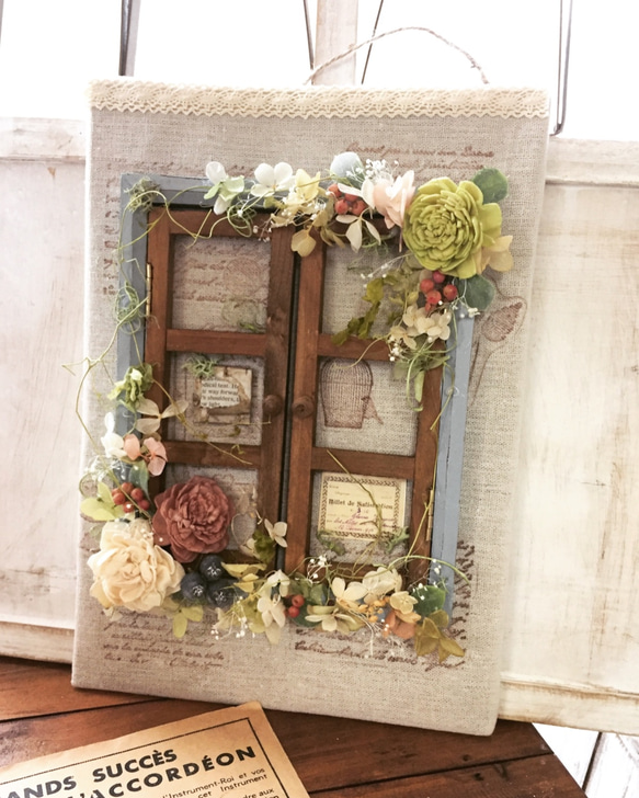 再販】【送料無料】窓枠アレンジ BL（プリザーブドフラワー