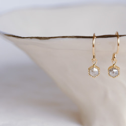 Spring Petals Diamond Earrings 2枚目の画像