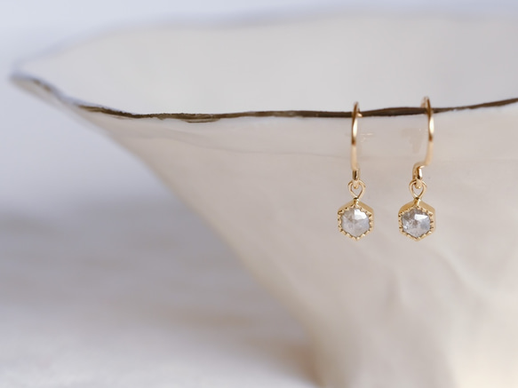 Spring Petals Diamond Earrings 2枚目の画像