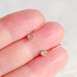 Spring Petals Diamond Earrings 4枚目の画像