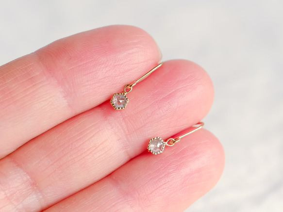 Spring Petals Diamond Earrings 4枚目の画像