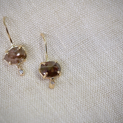 Oval & Drop Diamond Asymmetry ピアス 2枚目の画像