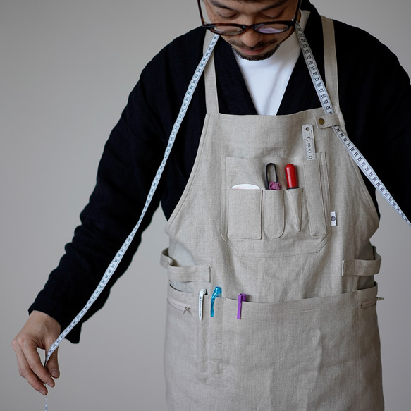 【wafu】リネン縫製屋の専用エプロン 道具がぴったりハマる気持ちよさ/亜麻ナチュラル z001i-amn2 6枚目の画像