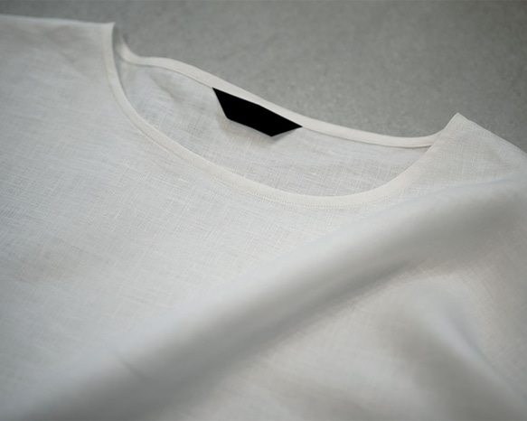 【見習い製作品】リネン100% ビッグシルエット ゆるTシャツ #training /ホワイト t050c-wht1*k 8枚目の画像