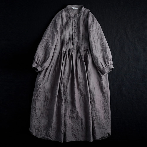 【美品】wafu. 超高密度リネン ギャザーワンピース　リネン100% 美品】wafu. 超高密度リネン ギャザーワンピース リネン100