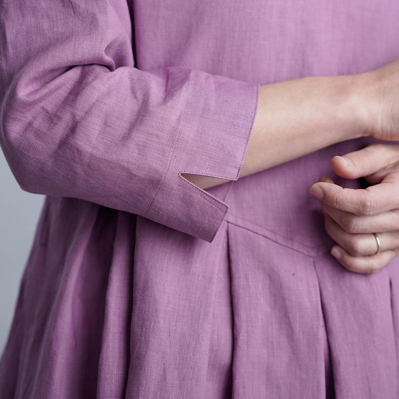 適合春裝！ [Wafu] 亞麻連衣裙鍵盤褶襉一件超高密度亞麻/淡紫色 a013r-fji1 第7張的照片