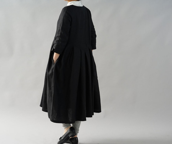 [wafu+] 中厚亞麻洋裝 3/4袖圓領褶邊洋裝 小腿長/黑色 a013e-bck2 第3張的照片