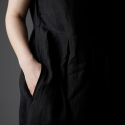 [Wafu] 亞麻連衣裙鍵盤褶襉亞麻連衣裙中厚/黑色 a013f-bck2 第7張的照片