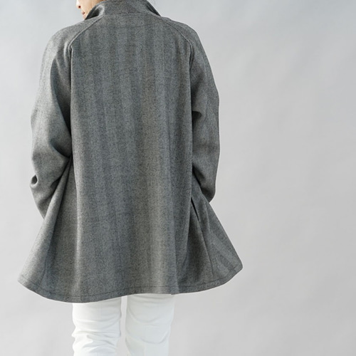 残り1着】ウール100% ウイングカラー コート 裏地キュプラ