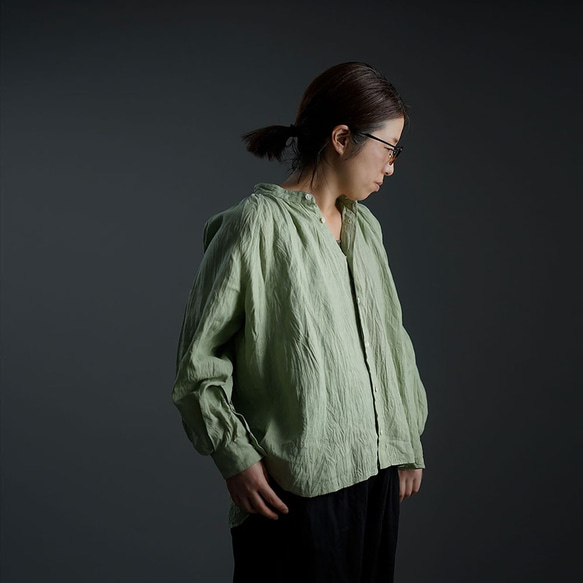 【wafu】雅亜麻 linen shirt リネンシャツ 60番手 ハンドワッシャー/もえぎ t034a-meg1 2枚目の画像