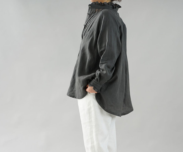 [Wafu]立陶宛薄亞麻針褶皺荷葉邊襯衫長袖上衣/炭灰色t033b-cgy1 第8張的照片