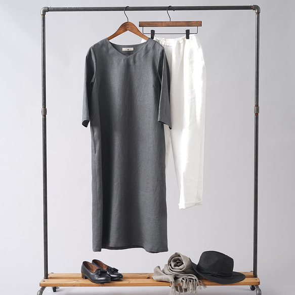 [Wafu]不太開的中厚亞麻V領連衣裙V領簡單/暗灰色a032e-dmg2 第10張的照片
