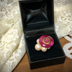 秋色ボタンとパールの指輪 3枚目の画像