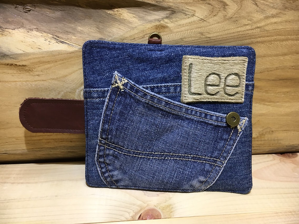 7☆6ー431 Lee ハラコパッチ デニム リメイク iPhone7.6s.6手帳