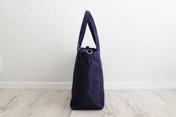 B4 TOTE NAVY 2枚目の画像