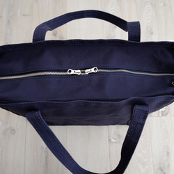 B4 TOTE NAVY 4枚目の画像