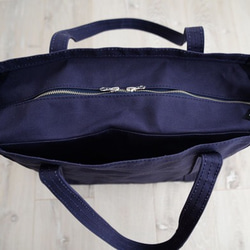 B4 TOTE NAVY 第5張的照片