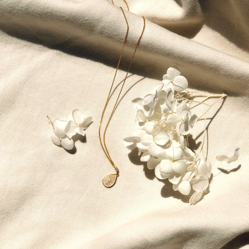 ブラック&ホワイトワンポイント花首輪