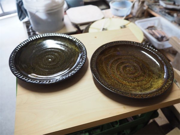 茶色の器　中皿2個セット［21Apr-1］《釉薬》 3枚目の画像
