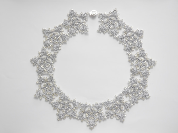 star flower necklace / gray 2枚目の画像