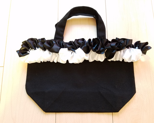 フリルバッグ　ブラック　リボン　トートバッグ　ハンドメイド フリルバッグ♡ストライプ柄リボン トートバッグ Hearty♡ 通販