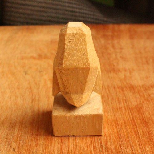 木製ペンギン　木製彫刻 　ダスター付き 木製ペンギン 木製彫刻 ダスター付き