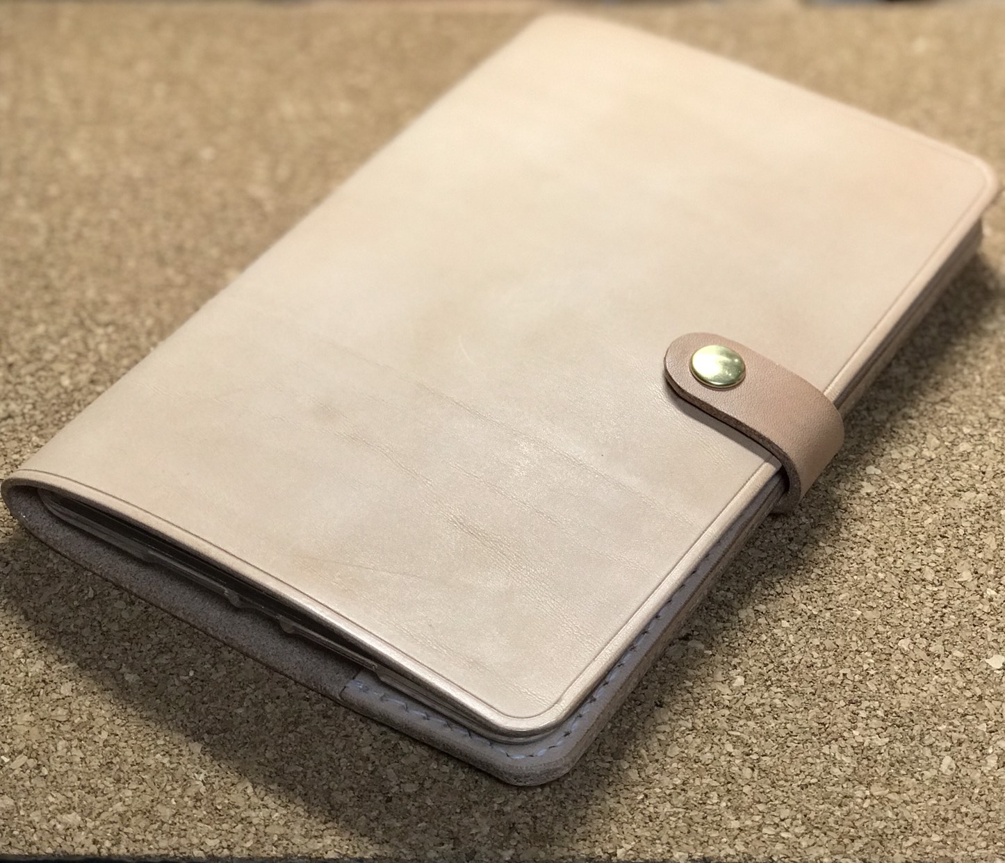 - 【値下げしました！】栃木レザーiPadAir･Proケース 栃木レザー