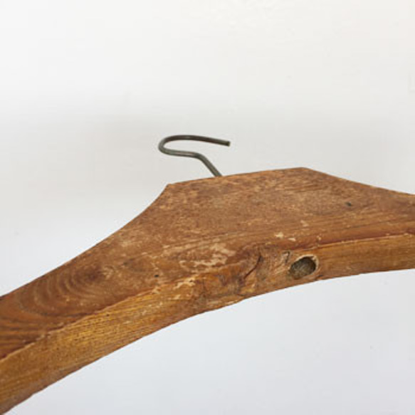 ビンテージ木製ハンガー　アンティーク木製ハンガー　ワイヤーハンガー　インダストリアル　ワイヤー細工 3枚目の画像