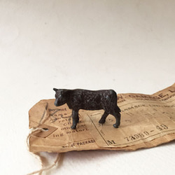 鉄のおもちゃ　鉄のフィギュア　牛のオブジェ　cow figure　イギリス　おもちゃ 1枚目の画像
